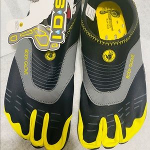 Body Glove water shoes barefoot T3